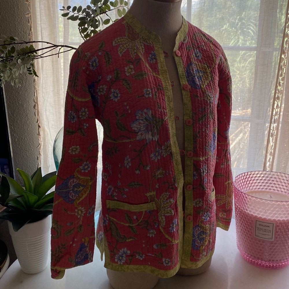 ♥️… Vintage Floral Provence D’amour Quilted Reversible Jacket